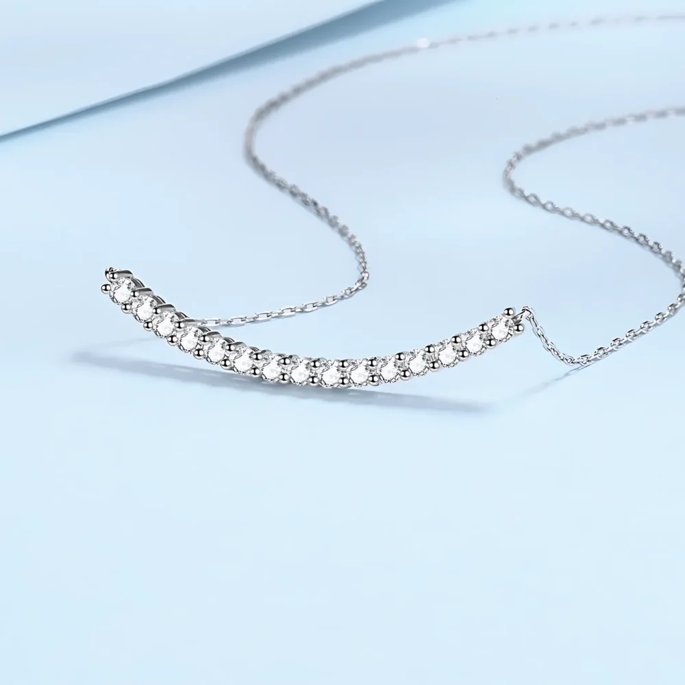 0.9ct Moissanite Silver Curved Necklace - Image 3