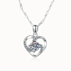 0.8ct Heart Moissanite Necklace