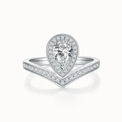 1ct Pear Moissanite Chevron Ring