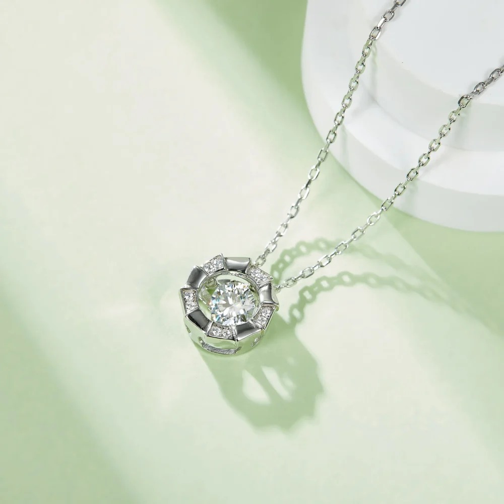 Medusa Moissanite Necklace - Image 3