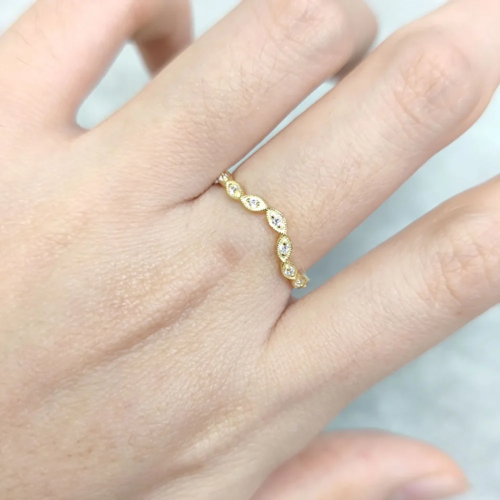 Fairy Light Moissanite Curved Ring - Image 3